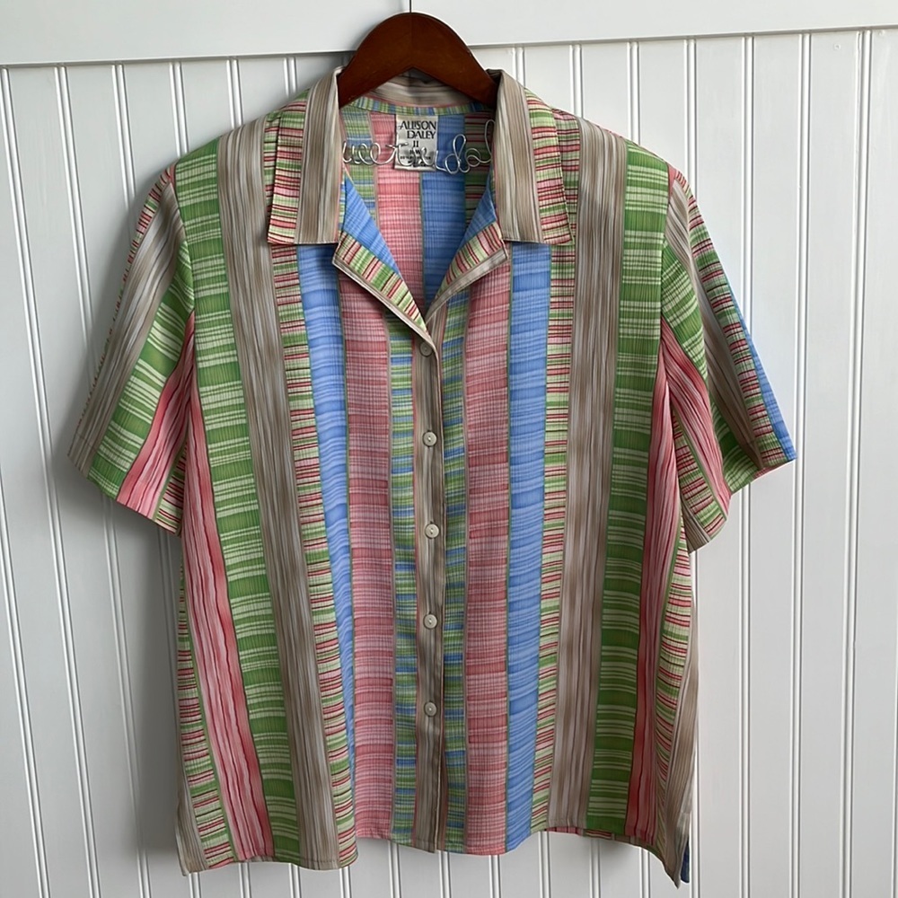 vintage crinkle texture short sleeve button-up top [0199]